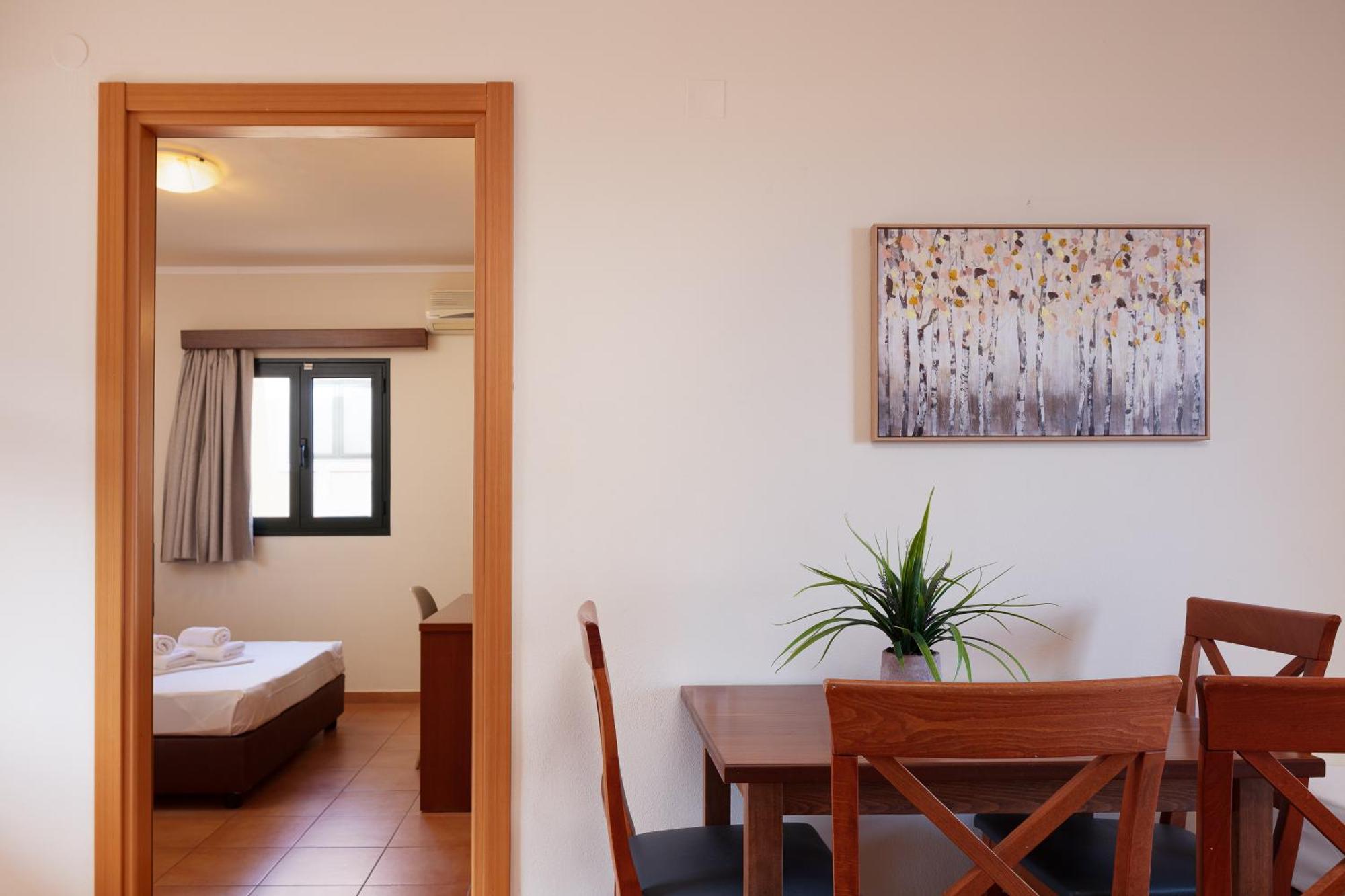הרסוניסוס Dia Apartments מראה חיצוני תמונה